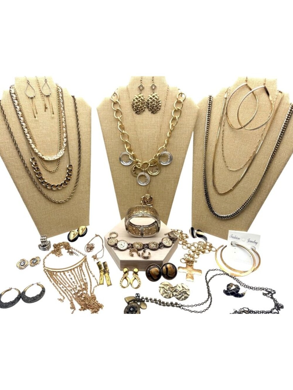 Vintage Costume Jewelry Lot Gold Silver Tone Necklaces Bracelet Earrings 40+ Pcs